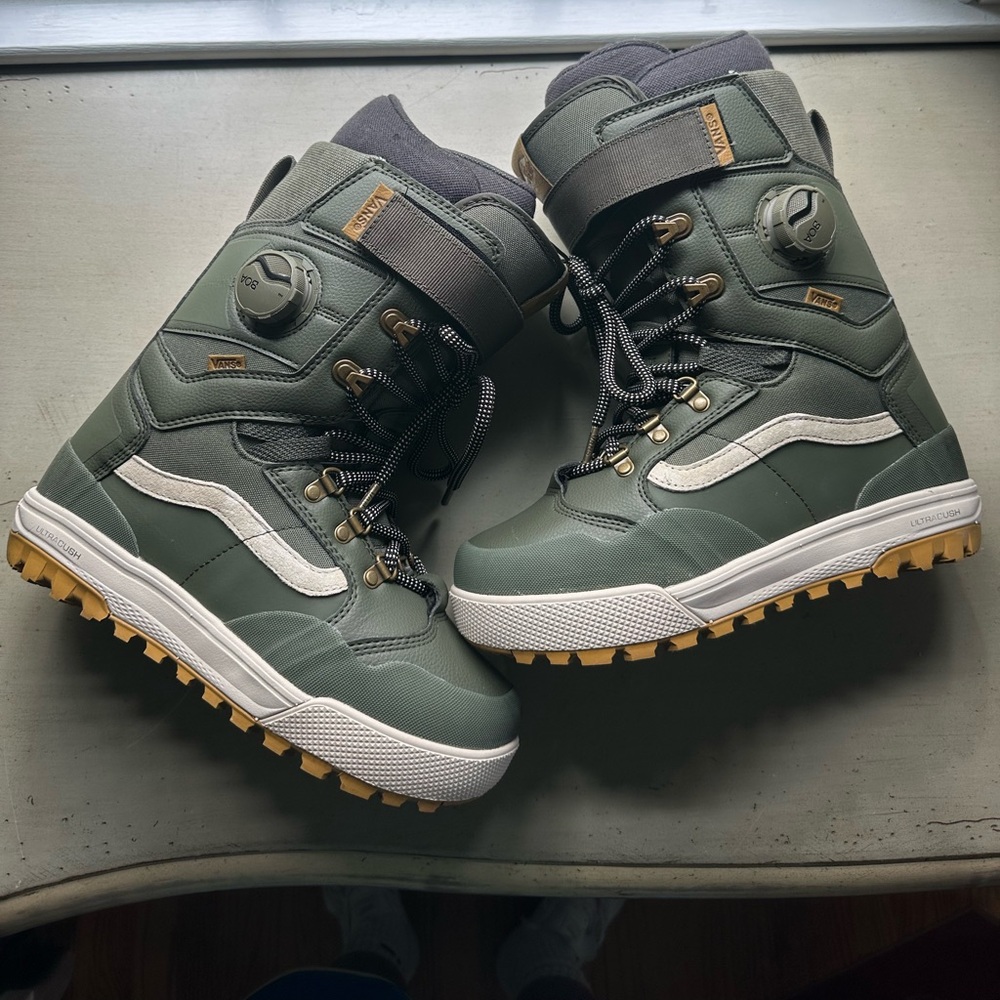 Vans Snowboard Boots WMNS 8